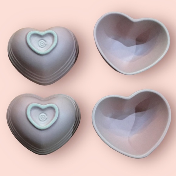 Le Creuset Stoneware Mini Heart Bowls Set of 4 (Sugar Pink) - Picture 2 of 4